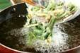エビと菊菜のかき揚げの作り方の手順8