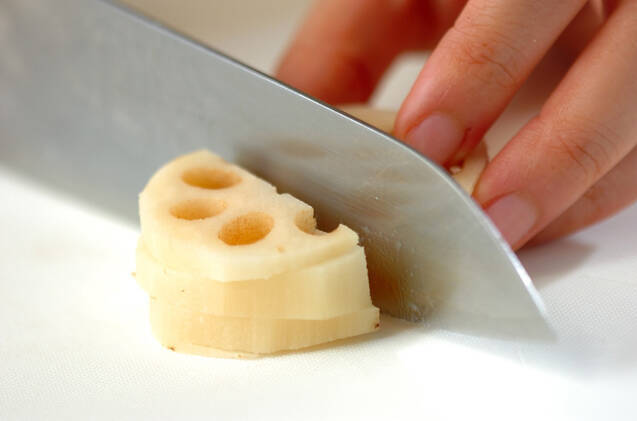 レンコンの梅肉和えの作り方の手順1