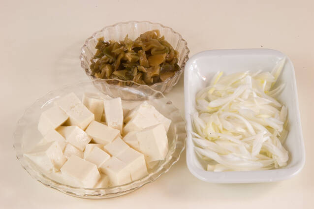 豆腐とザーサイのスープの作り方の手順1