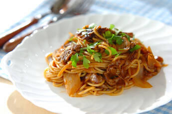 濃厚！牛薄切り肉のデミソースパスタ