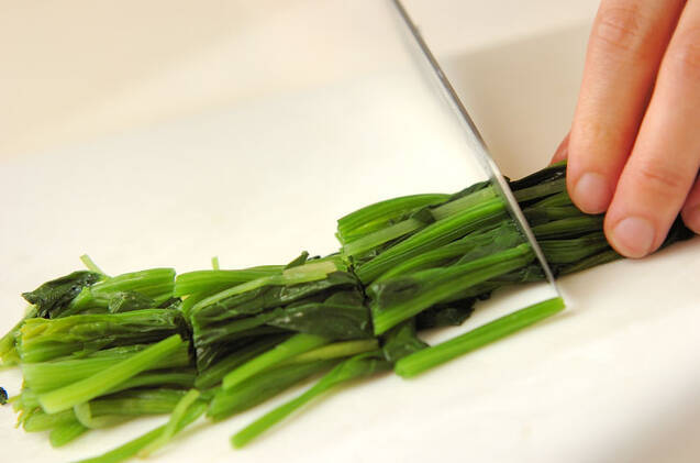 ホウレン草とミツバのゴマ和えの作り方の手順2