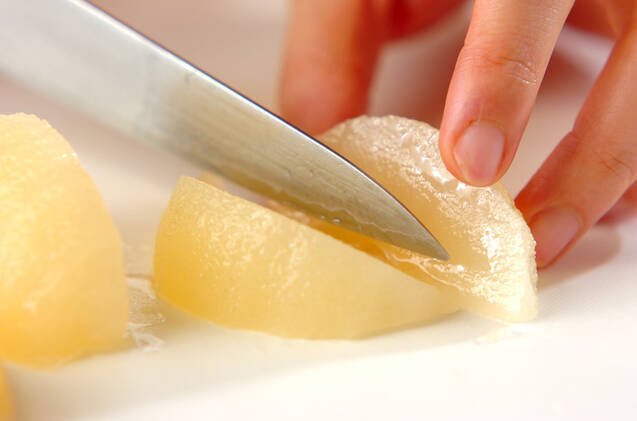 洋梨のソテーの作り方の手順1