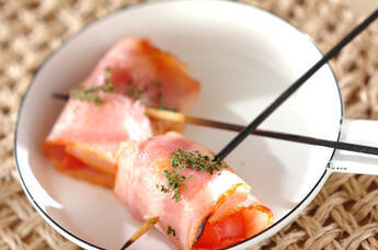 トマトのベーコン巻き焼き