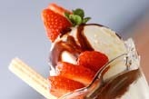 イチゴチョコパフェ