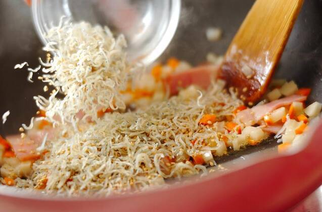 菊菜のおろしのせチャーハンの作り方の手順5
