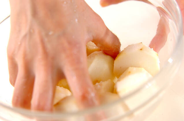 里芋のフライの作り方の手順1