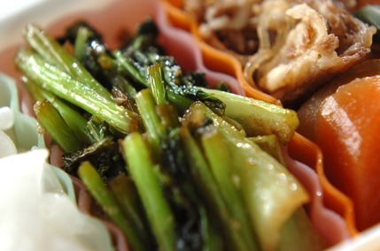 カブの葉のゴマ和え