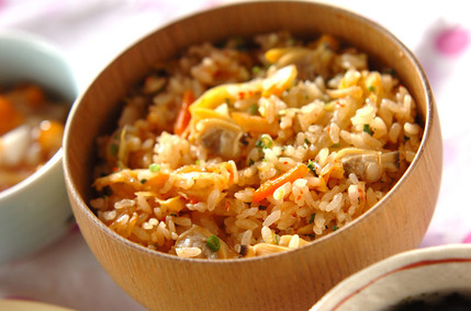 アサリとキムチの炊き込みご飯