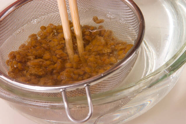 鶏肉納豆のレタス包みの作り方の手順1