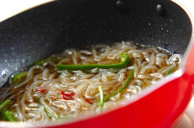 しらたきとピーマンの炒め煮の作り方の手順4