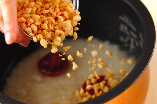 天かす入り梅ご飯の作り方の手順2