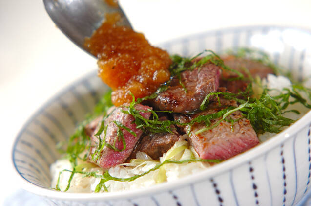 オニオンステーキ丼の作り方の手順4