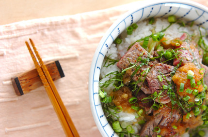 オニオンステーキ丼