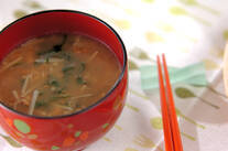 納豆とエノキのみそ汁