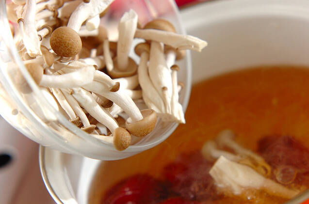 シメジの梅スープの作り方の手順3