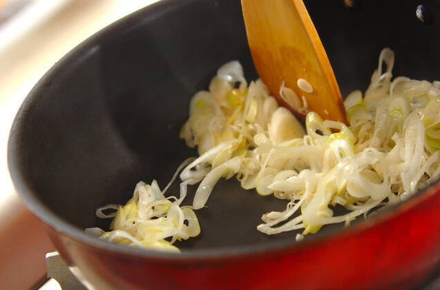 カキとネギのショウガ焼き丼の作り方の手順2