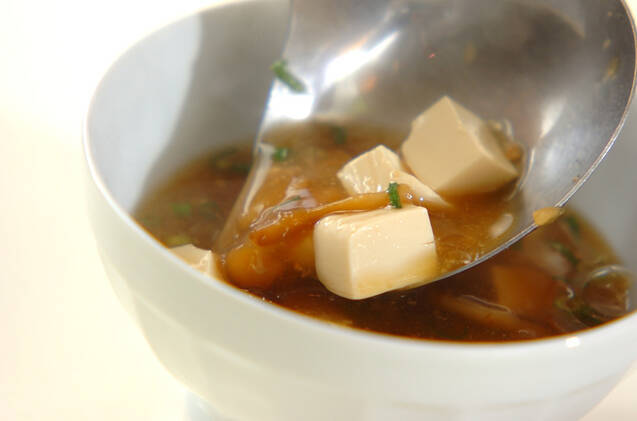 ナメコと豆腐のみそ汁の作り方の手順4