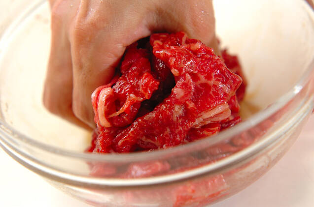 フライパンで牛肉のプルコギピザの作り方の手順2