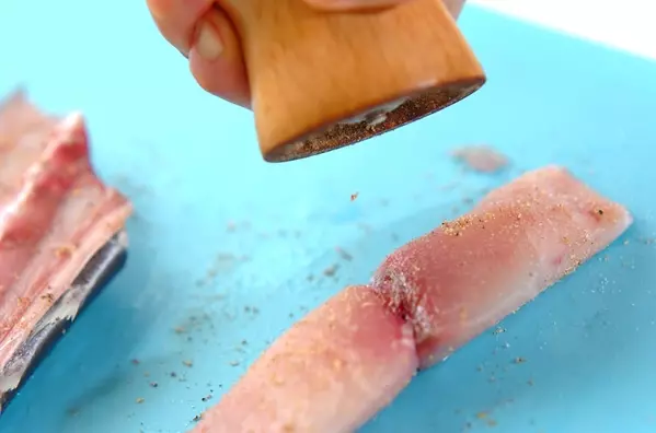 プロが伝授！さわらのムニエル 上品な味わいの下準備1