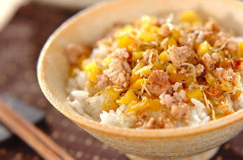 たくあんそぼろご飯