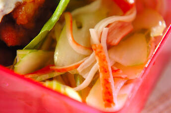 セロリとカニカマの和え物