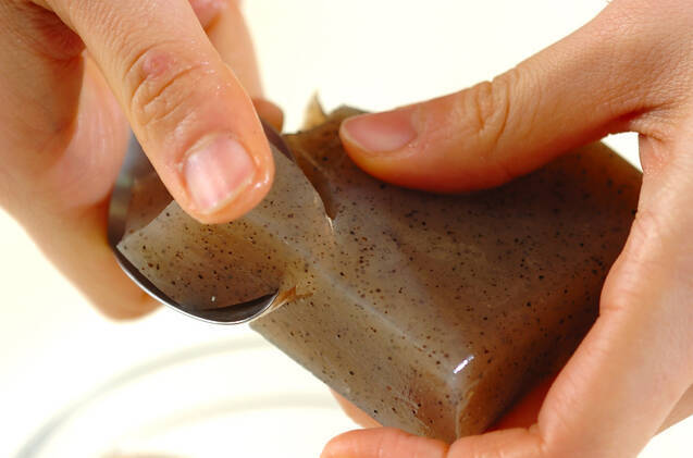 コンニャクのピリ辛炒めの作り方の手順1