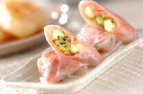 生ハムのスプラウト巻き