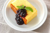 カステラのベリーソース