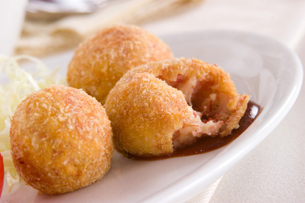 コンビーフでコロッケ