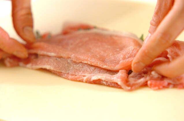 ヒラヒラ梅しそカツの作り方の手順1