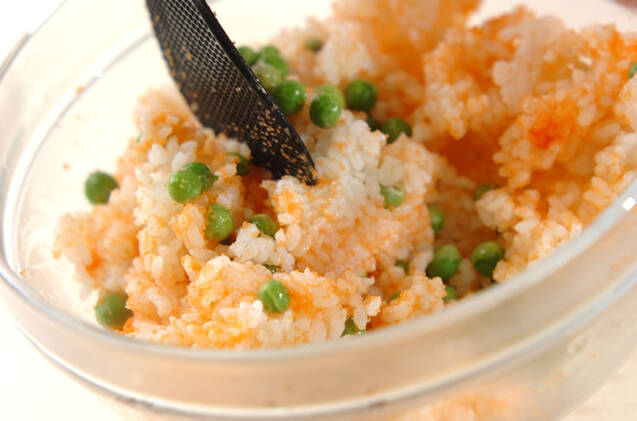エンドウ豆とタラコの混ぜご飯の作り方の手順2