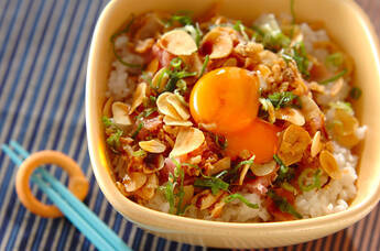 マグロのユッケ丼