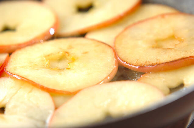 リング焼きリンゴの作り方の手順2