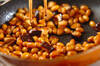 大豆とシイタケの炒め物の作り方の手順5