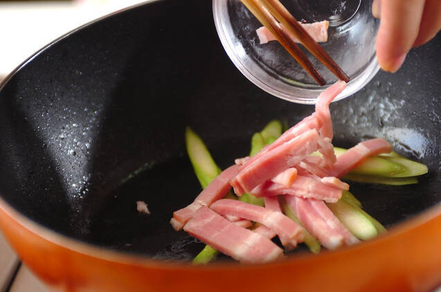 アスパラベーコン炒めの作り方の手順2