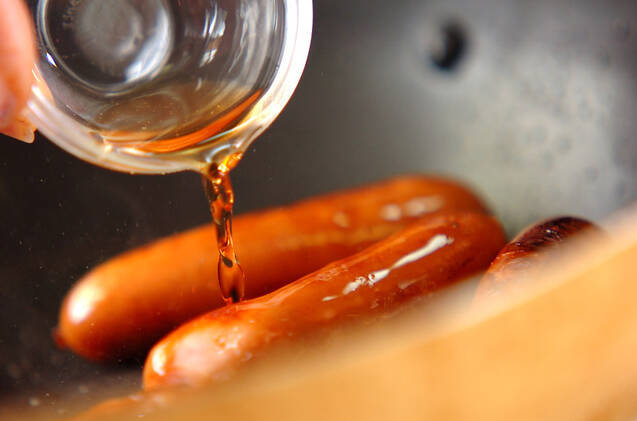 ソーセージのキルシュソテーの作り方の手順3