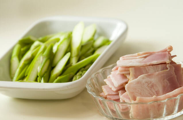 アスパラとベーコンの和風炒めの作り方の手順1