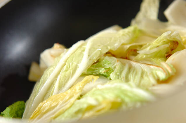 カキと菊菜のアラビアータの作り方の手順7