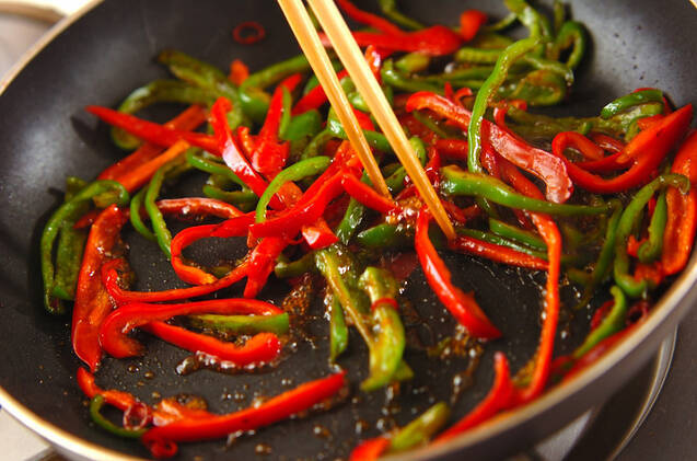 2色ピーマンきんぴらの作り方の手順3