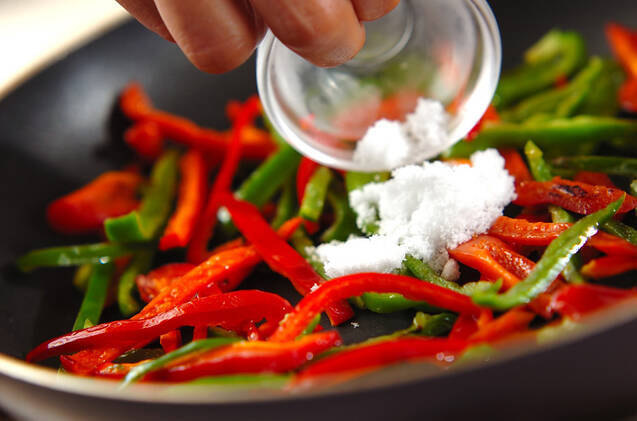 2色ピーマンきんぴらの作り方の手順2