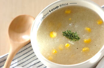 すりおろしジャガイモのスープ