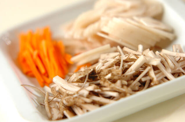 きんぴらみそ汁の作り方の手順1