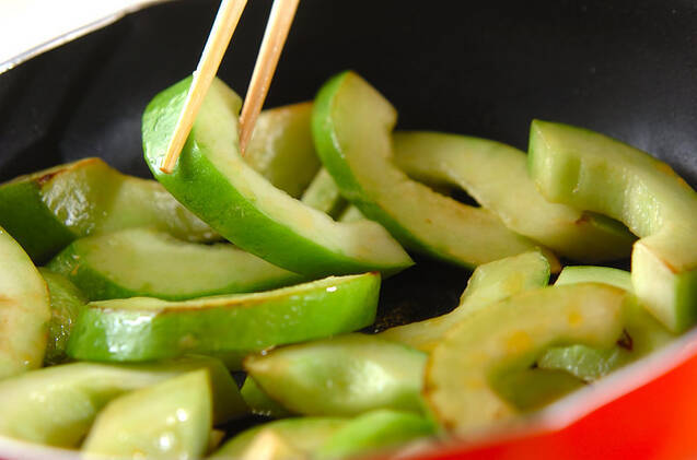 ゴマ油香る白瓜の炒め物 10分で完成！の作り方の手順3