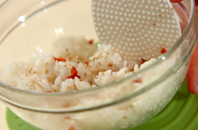 梅ご飯でサッパリ！焼肉のおにぎらずの作り方の手順2