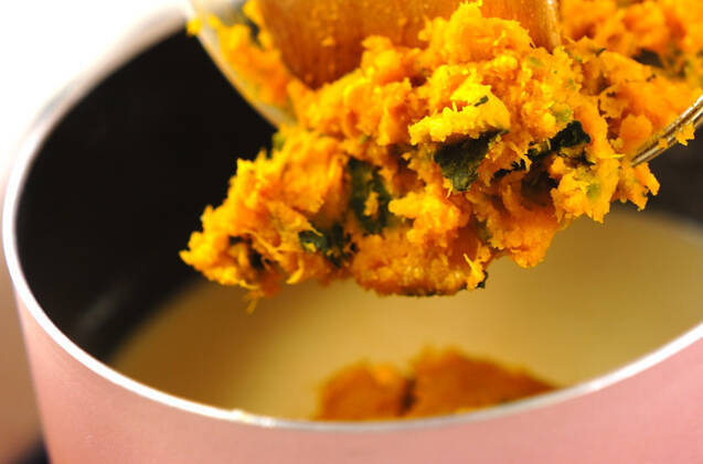 大人のコーンポタージュ ブルーチーズ風味の作り方の手順2