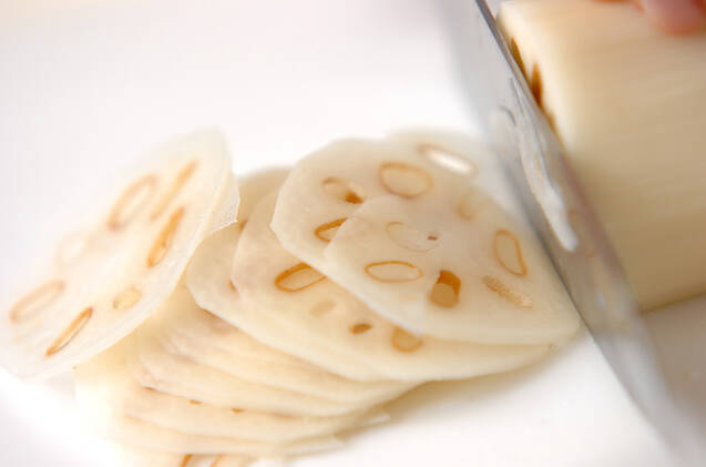 輪切りレンコンのきんぴらの作り方の手順1