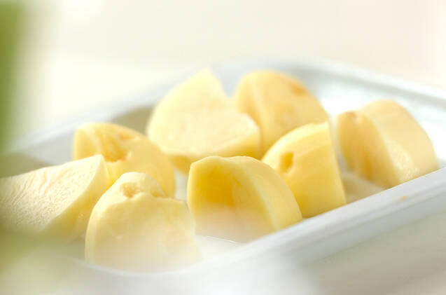 ジャガイモと鮭のマヨ和えの作り方の手順1