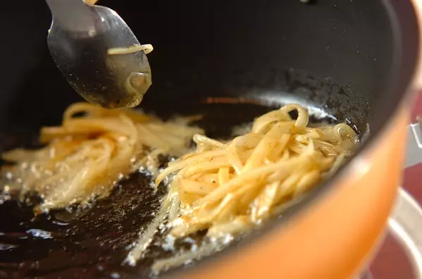 カレー風味のジャガイモのカリっとせん切り焼きの作り方3