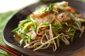 たっぷりネギの豚トロ塩炒め