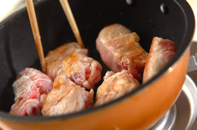 肉巻きリンゴのクリーム煮の作り方の手順3